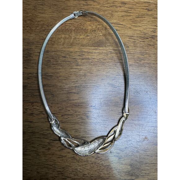 Vintage Gold Necklace/Statement Piece With A Snake Chain. - Picture 4 of 4